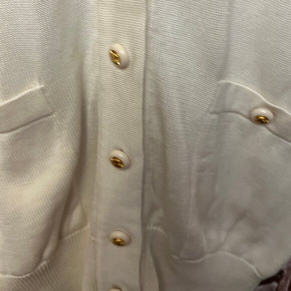 Vintage CHANEL Boutique Cream Knit Cardigan with Gold CC Logo Buttons - Picture 4 of 12